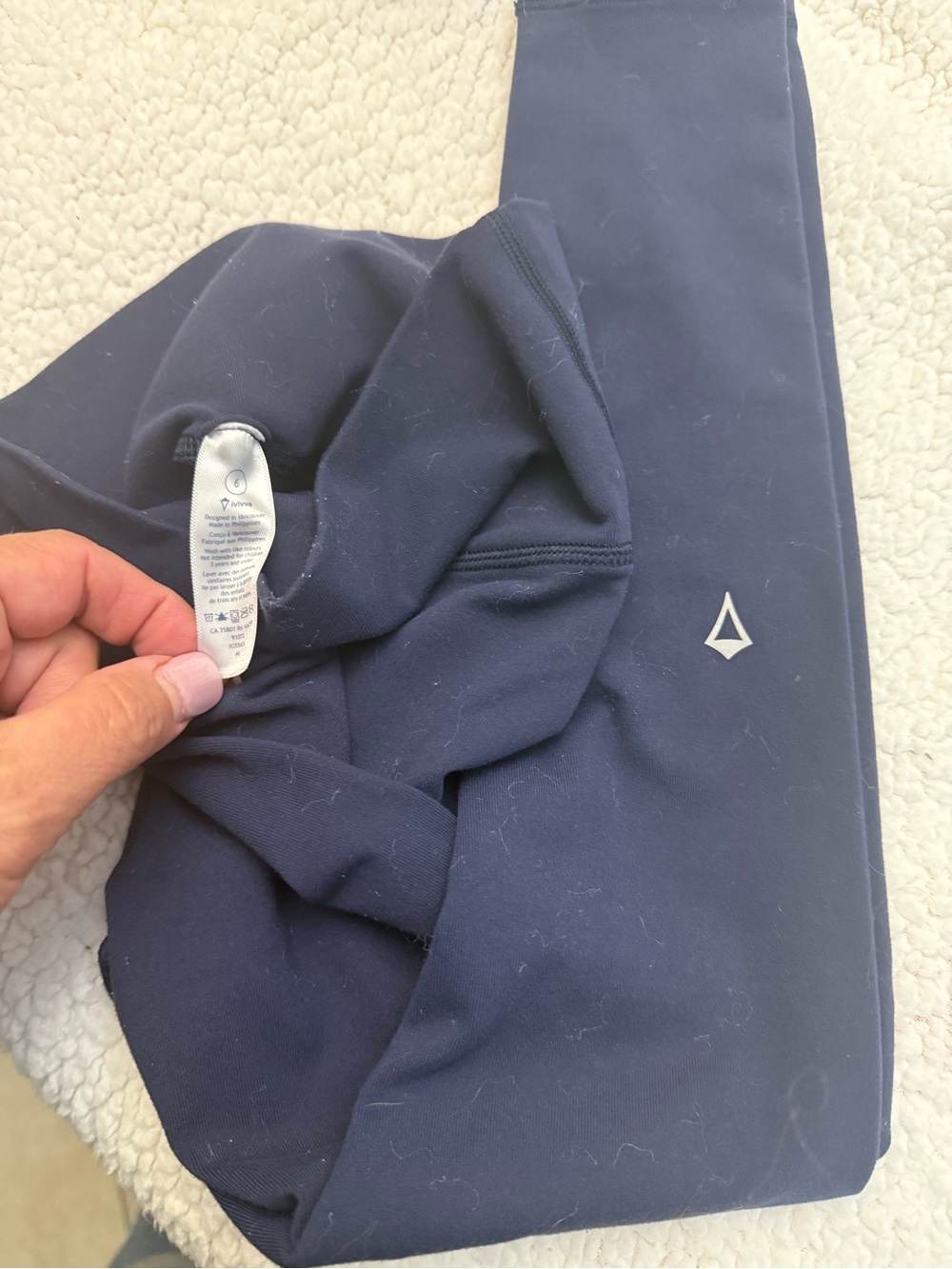 Navy ivivva leggings